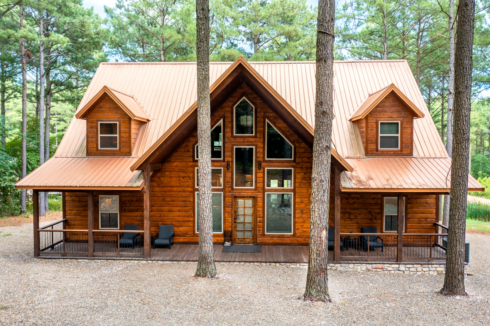 Pine Hills NW Beavers Bend Luxury Cabin Rentals
