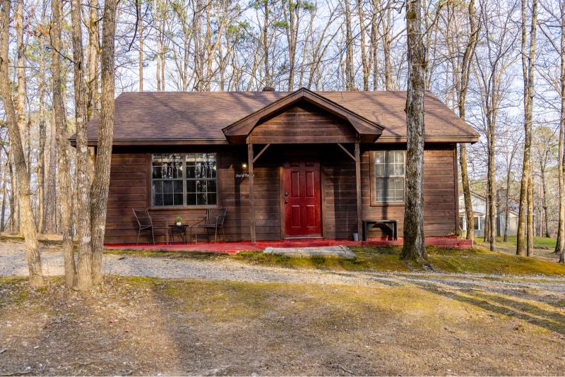 Affordable Cabins in Broken Bow - Cheap Cabin Rentals in Hochatown